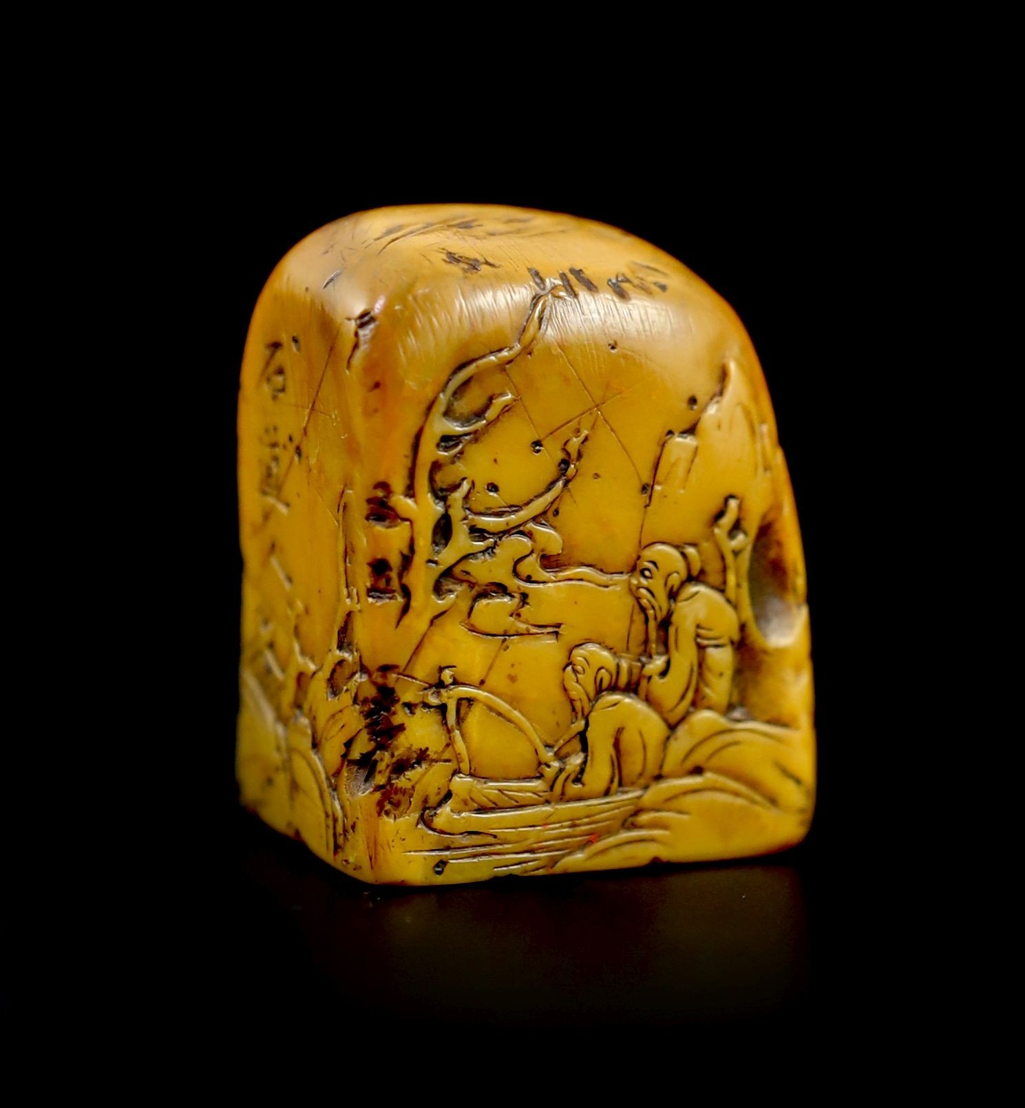 A Chinese Shoushan stone seal, early 20th century, 4cm high